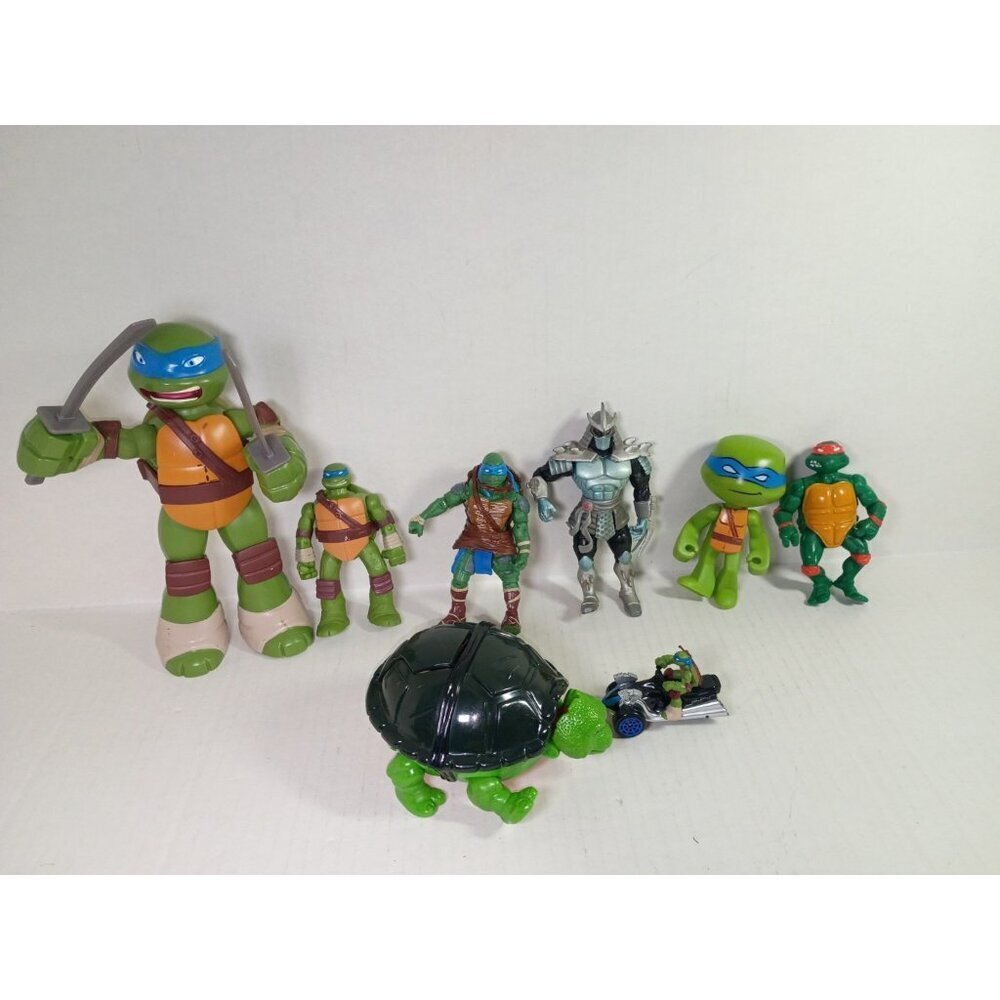 Vtg 1994 TMNT Mini Mutants Raphael Feudal Castle Playset And 7 Figure Lot